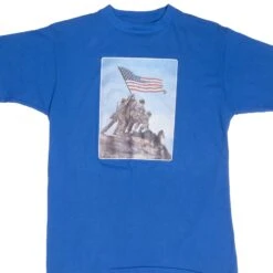 VINTAGE US ARMY AMERICAN FLAG 1990S TEE SHIRT SIZE MEDIUM(Vintage Us Army American Flag 1990s Tee Shirt Size Medium)