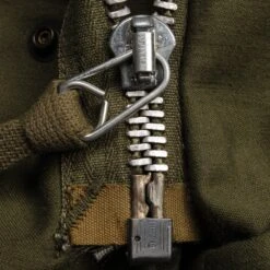 VINTAGE US ARMY M-1965 M65 FIELD JACKET 1968 SIZE MEDIUM REGULAR DEADSTOCK(Us Army M 1965 M65 Field Jacket 1968 Size Medium Regular Deadstock) -Rare Gear USA Shop ARMYS0254ZIPPER01