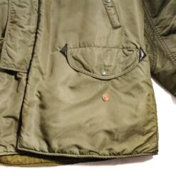 VINTAGE USAF US AIR FORCE PARKA AIRCREW JACKET N3B 1964 VIETNAM WAR SIZE MEDIUM(Usaf Parka Flight Jacket N 3b N3b 1964 Vietnam War Size Medium) -Rare Gear USA Shop ARMYWP0001STAINLOWERFRONT