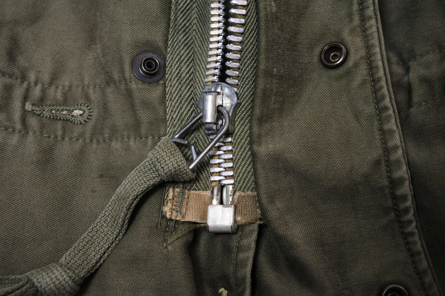 US ARMY M-1951 M51 FIELD JACKET 1950'S KOREAN WAR SIZE XL 1ST CAVALRY DIVISION(Us Army M 1951 M51 1950s 1960s Field Jacket Korean War 1st Cavalry Division) 4 US ARMY M-1951 M51 FIELD JACKET 1950'S KOREAN WAR SIZE XL 1ST CAVALRY DIVISION(Us Army M 1951 M51 1950s 1960s Field Jacket Korean War 1st Cavalry Division) - Image 4