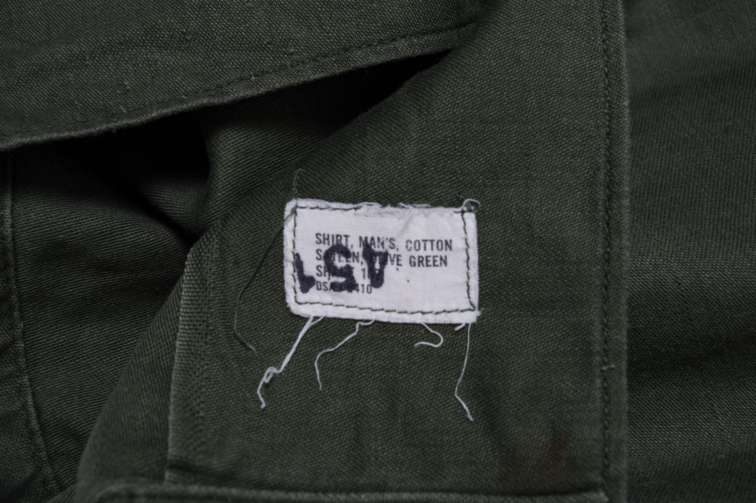 VINTAGE US ARMY UTILITY SHIRT P64 1960'S ASA AND SPECIALIST E5 PATCHS(Us Army 1960s Vietnam Shirt Utility Asa Security Agency Specialist Patched) 3 VINTAGE US ARMY UTILITY SHIRT P64 1960'S ASA AND SPECIALIST E5 PATCHS(Us Army 1960s Vietnam Shirt Utility Asa Security Agency Specialist Patched) - Image 3