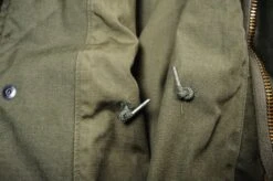 VINTAGE US ARMY M-1965 M65 FIELD JACKET 1980 SIZE MEDIUM REGULAR(Us Army M 1965 M65 1980 Field Jacket Gulf War Medium Regular) -Rare Gear USA Shop DSC 1249