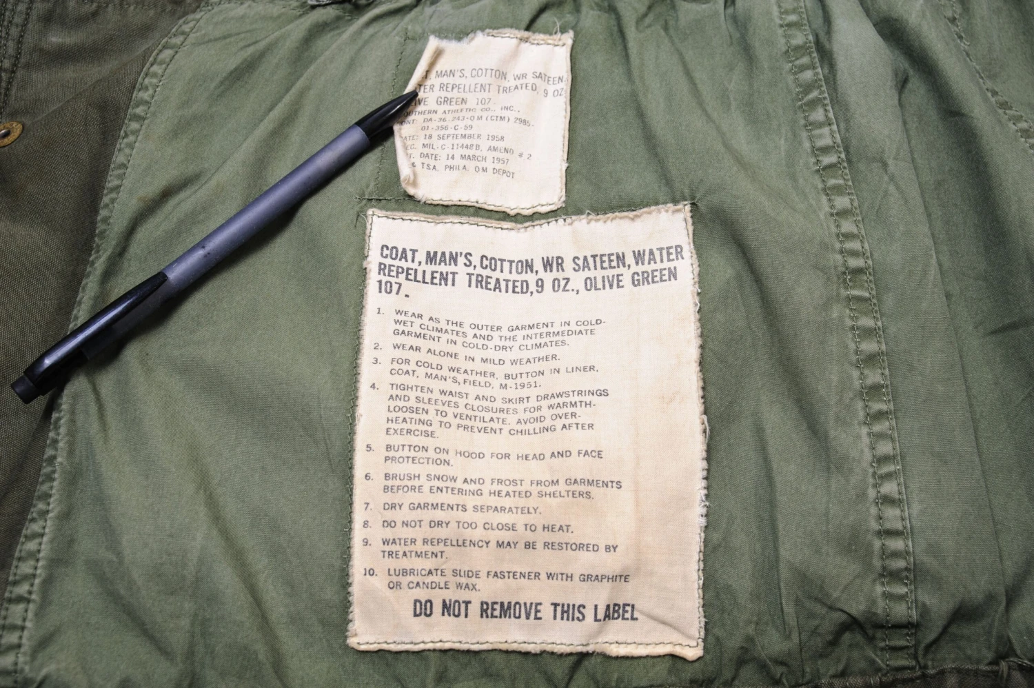 VINTAGE US ARMY M51 FIELD JACKET 1959 ENGINEERS SCHOOL PATCH SIZE SMALL SHORT(Us Army M 1951 M51 1959 Field Jacket Korea Short Small Engineers School Patch) 4 VINTAGE US ARMY M51 FIELD JACKET 1959 ENGINEERS SCHOOL PATCH SIZE SMALL SHORT(Us Army M 1951 M51 1959 Field Jacket Korea Short Small Engineers School Patch) - Image 4