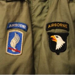 VINTAGE US ARMY M-1965 M65 FIELD JACKET VIETNAM WAR SIZE LARGE REGULARWITH PATCHES(Vintage Us Army M 1965 M65 Field Jacket Vietnam War Size Large Regular With Patches) -Rare Gear USA Shop DSC 1322 1