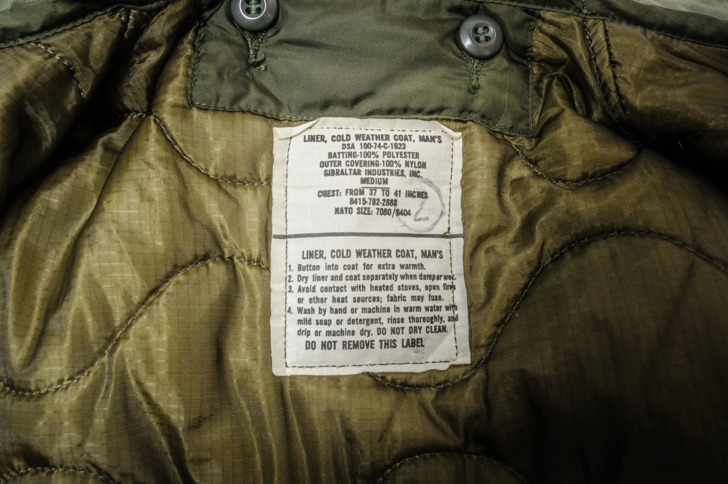 VINTAGE US ARMY M-1965 M65 FIELD JACKET WITH LINER 1974 VIETNAM WAR SIZE MEDIUM(Us Army M 1965 M65 1970s Field Jacket Vietnam War Medium With Liner) 3 VINTAGE US ARMY M-1965 M65 FIELD JACKET WITH LINER 1974 VIETNAM WAR SIZE MEDIUM(Us Army M 1965 M65 1970s Field Jacket Vietnam War Medium With Liner) - Image 3