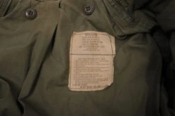 US ARMY M-1965 M65 FIELD JACKET 1975 26TH INFANTRY DIVISION PATCH SIZE MEDIUM REGULAR(Us Army M 1965 M65 1975 Field Jacket Vietnam War Medium Regular 26th Infantry Division Patch) 11 US ARMY M-1965 M65 FIELD JACKET 1975 26TH INFANTRY DIVISION PATCH SIZE MEDIUM REGULAR(Us Army M 1965 M65 1975 Field Jacket Vietnam War Medium Regular 26th Infantry Division Patch) -Rare Gear USA Shop DSC 1445