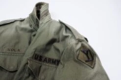 US ARMY M-1965 M65 FIELD JACKET 1975 26TH INFANTRY DIVISION PATCH SIZE MEDIUM REGULAR(Us Army M 1965 M65 1975 Field Jacket Vietnam War Medium Regular 26th Infantry Division Patch) 14 US ARMY M-1965 M65 FIELD JACKET 1975 26TH INFANTRY DIVISION PATCH SIZE MEDIUM REGULAR(Us Army M 1965 M65 1975 Field Jacket Vietnam War Medium Regular 26th Infantry Division Patch) -Rare Gear USA Shop DSC 1450