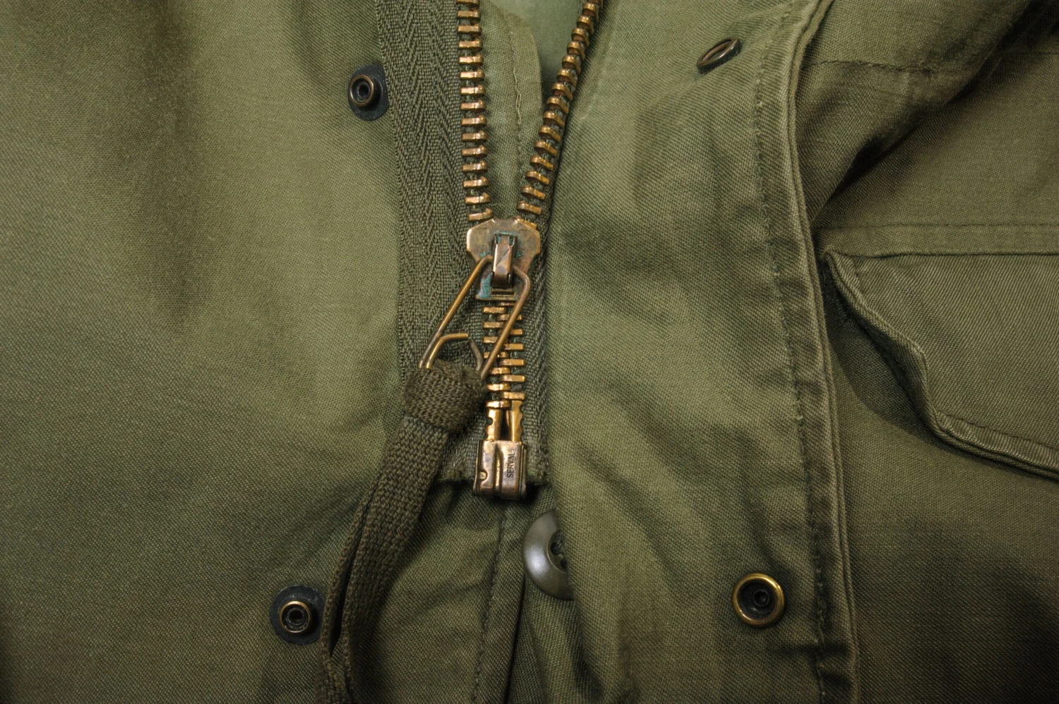 US ARMY M-1965 M65 FIELD JACKET 1975 26TH INFANTRY DIVISION PATCH SIZE MEDIUM REGULAR(Us Army M 1965 M65 1975 Field Jacket Vietnam War Medium Regular 26th Infantry Division Patch) 4 US ARMY M-1965 M65 FIELD JACKET 1975 26TH INFANTRY DIVISION PATCH SIZE MEDIUM REGULAR(Us Army M 1965 M65 1975 Field Jacket Vietnam War Medium Regular 26th Infantry Division Patch) - Image 4