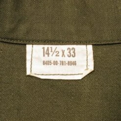 VINTAGE US ARMY COTTON SATEEN UTILITY SHIRT P64 1975 VIETNAM WAR SZE 14 1/2 X 33(Vintage Us Army Cotton Sateen Utility Shirt P 64 P64 1975 Vietnam War Size 14 1 2 X 33) -Rare Gear USA Shop DSC 1597 1