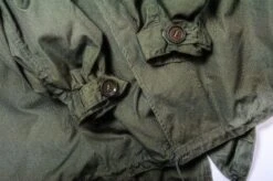 US ARMY M-1951 M-51 FISHTAIL PARKA COMPLETE COYOTE FUR 1952 DEADSTOCK W LINER SIZE SMALL(Us Army M51 M 51 1952 Fishtail Parka Coyote Fur Deadstock W Liner) -Rare Gear USA Shop DSC 1601