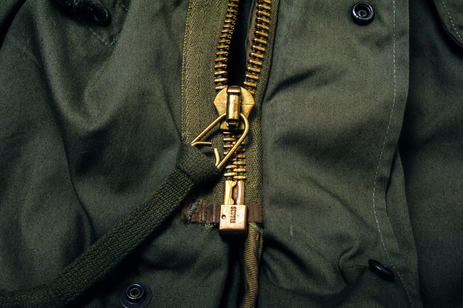 US ARMY FISHTAIL PARKA COMPLETE 1960'S MEDIUM REGULAR W LINER DEADSTOCK(Us Army 1960s Fishtail Parka Fur Medium Regular W Liner) 5 US ARMY FISHTAIL PARKA COMPLETE 1960'S MEDIUM REGULAR W LINER DEADSTOCK(Us Army 1960s Fishtail Parka Fur Medium Regular W Liner) - Image 5