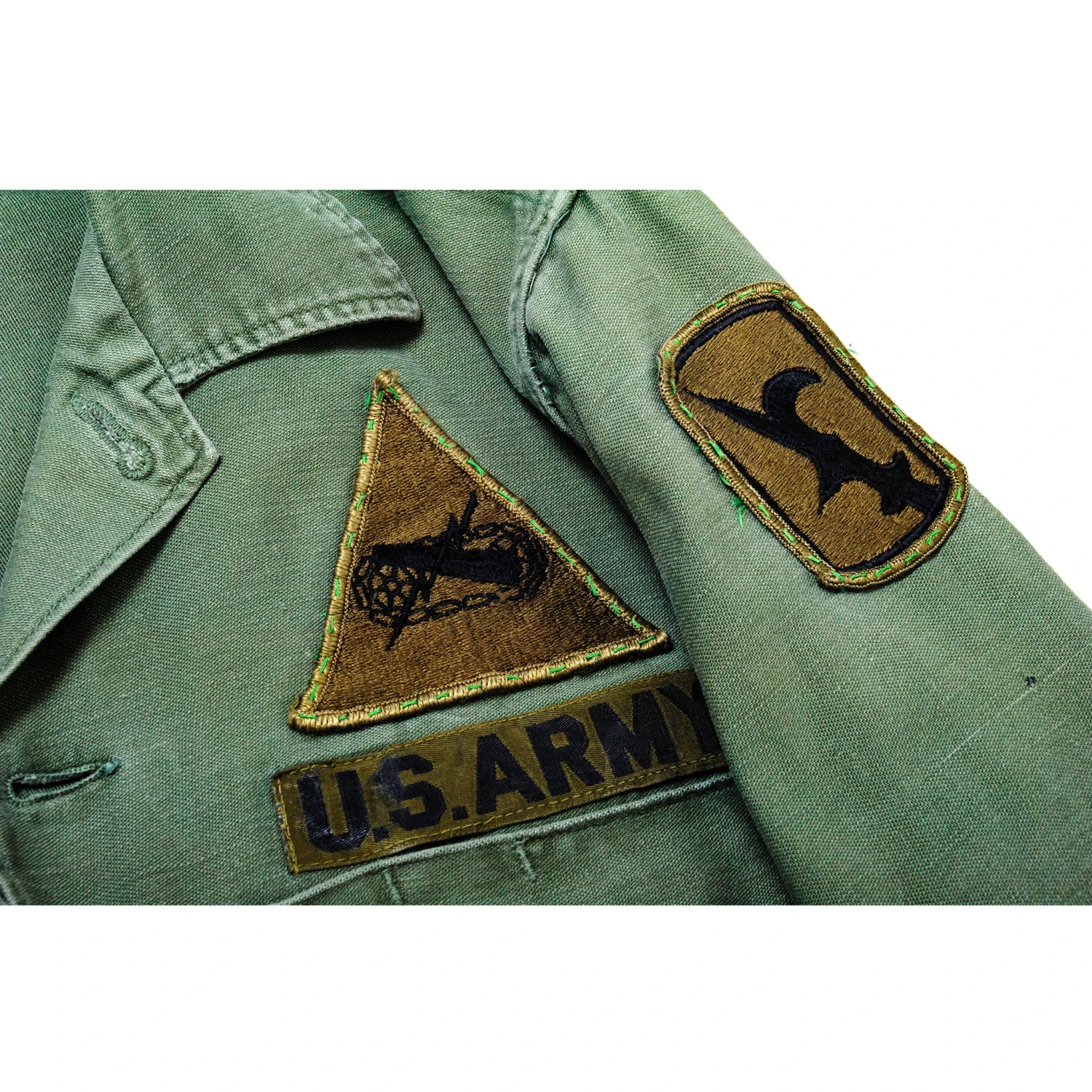 VINTAGE US ARMY UTILITY SHIRT P64 1960'S VIETNAM WAR PATCH 4TH INFANTRY ARMORED DIVISION(Us Army 1960s Vietnam War Shirt Utility Sateen Patch) 4 VINTAGE US ARMY UTILITY SHIRT P64 1960'S VIETNAM WAR PATCH 4TH INFANTRY ARMORED DIVISION(Us Army 1960s Vietnam War Shirt Utility Sateen Patch) - Image 4