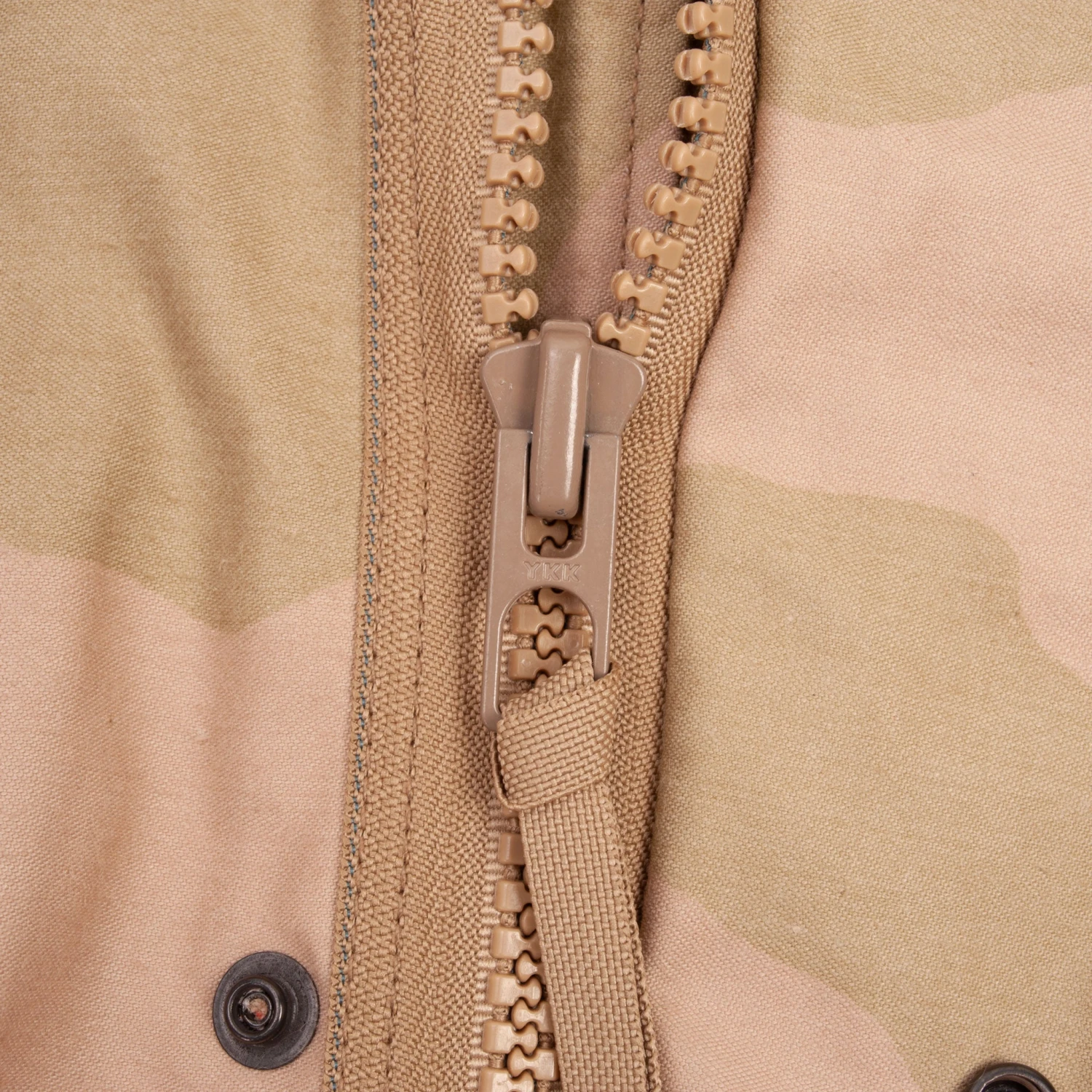 VINTAGE US ARMY M65 FIELD JACKET DESERT CAMO 1989 LARGE REGULAR DEADSTOCK NOS(Vintage Us Army M65 Field Jacket Desert Camouflage 1989 Size Large Regular Deadstock) 6 VINTAGE US ARMY M65 FIELD JACKET DESERT CAMO 1989 LARGE REGULAR DEADSTOCK NOS(Vintage Us Army M65 Field Jacket Desert Camouflage 1989 Size Large Regular Deadstock) - Image 6