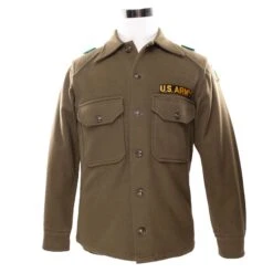 VINTAGE US ARMY WOOL SHIRT PATCHED 1951 KOREAN WAR SIZE MEDIUM(Vintage Us Army Wool Shirt Patched 1951 Korean War Size Medium)