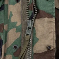 VINTAGE US ARMY M65 WOODLAND CAMO PATCH FIELD JACKET 2005 MEDIUM REGULAR(Vintage Us Army M65 Woodland Camo Patch Field Jacket 2005 Medium Regular) -Rare Gear USA Shop DSC 2576