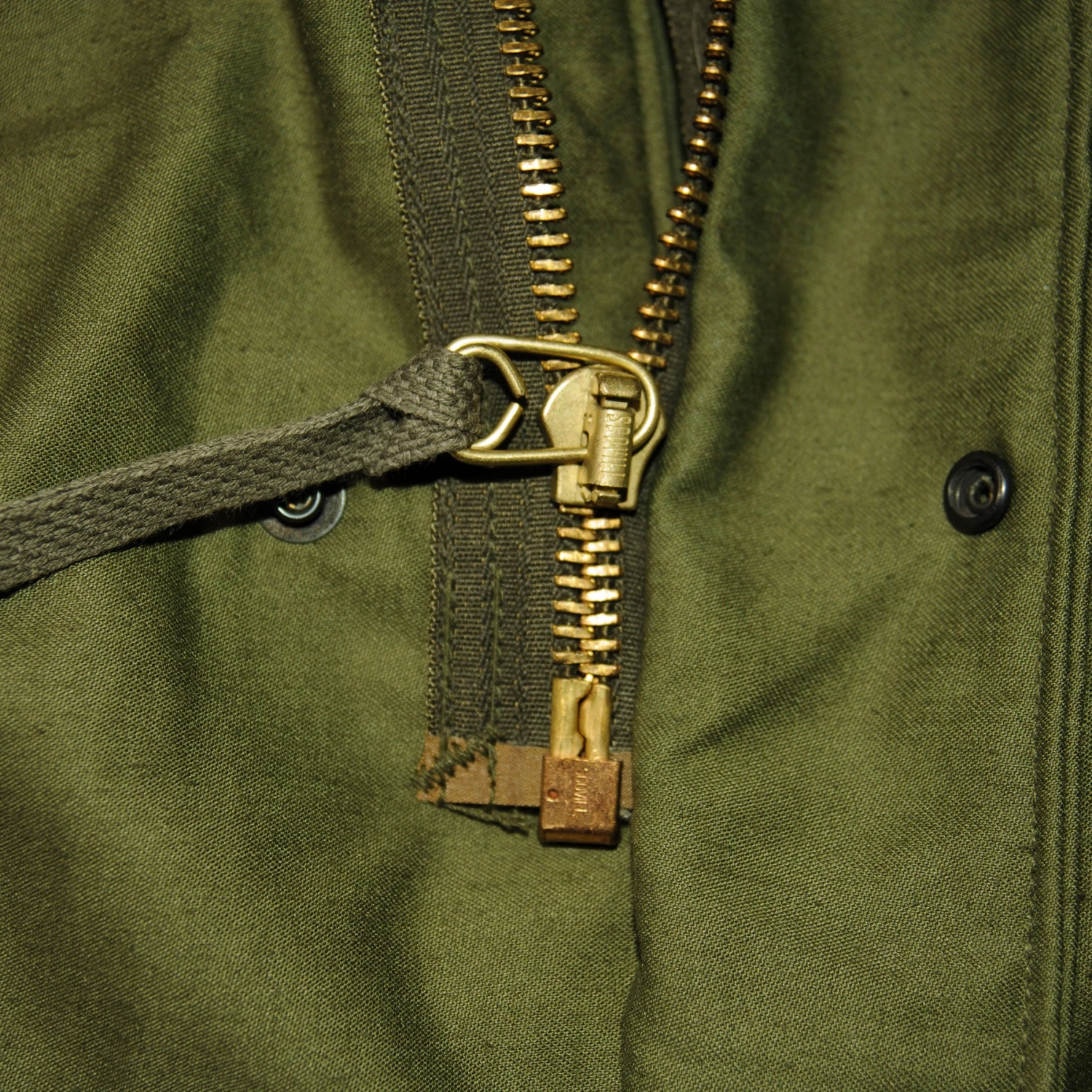 VINTAGE US ARMY M-1965 M65 FIELD JACKET 1982 SIZE SMALL LONG(Copy Of Vintage Us Army M 1965 M65 Field Jacket 1981 Size Small Long 2) 6 VINTAGE US ARMY M-1965 M65 FIELD JACKET 1982 SIZE SMALL LONG(Copy Of Vintage Us Army M 1965 M65 Field Jacket 1981 Size Small Long 2) - Image 6