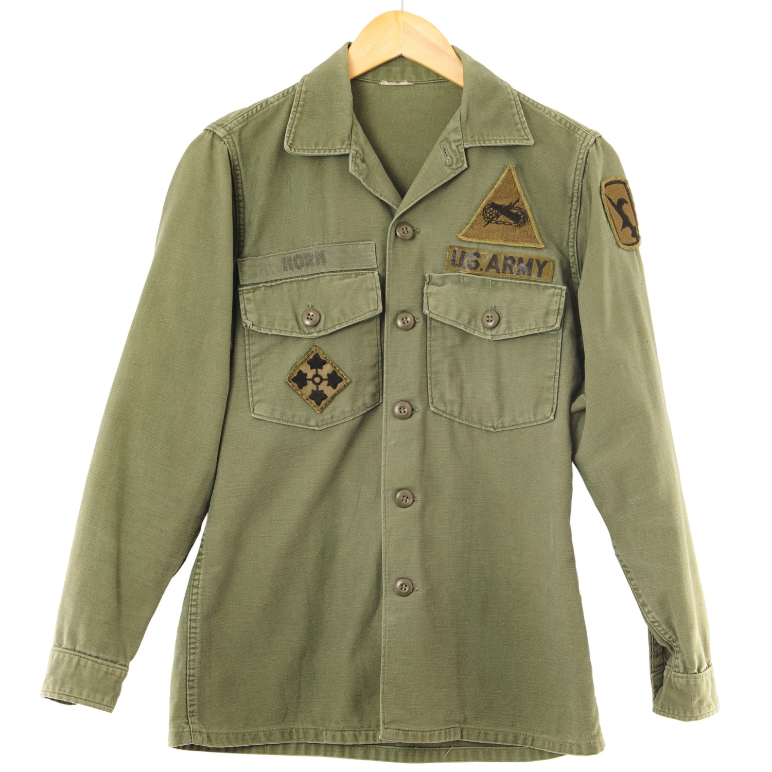 VINTAGE US ARMY UTILITY SHIRT P64 1960'S VIETNAM WAR PATCH 4TH INFANTRY ARMORED DIVISION(Us Army 1960s Vietnam War Shirt Utility Sateen Patch) 1 VINTAGE US ARMY UTILITY SHIRT P64 1960'S VIETNAM WAR PATCH 4TH INFANTRY ARMORED DIVISION(Us Army 1960s Vietnam War Shirt Utility Sateen Patch)