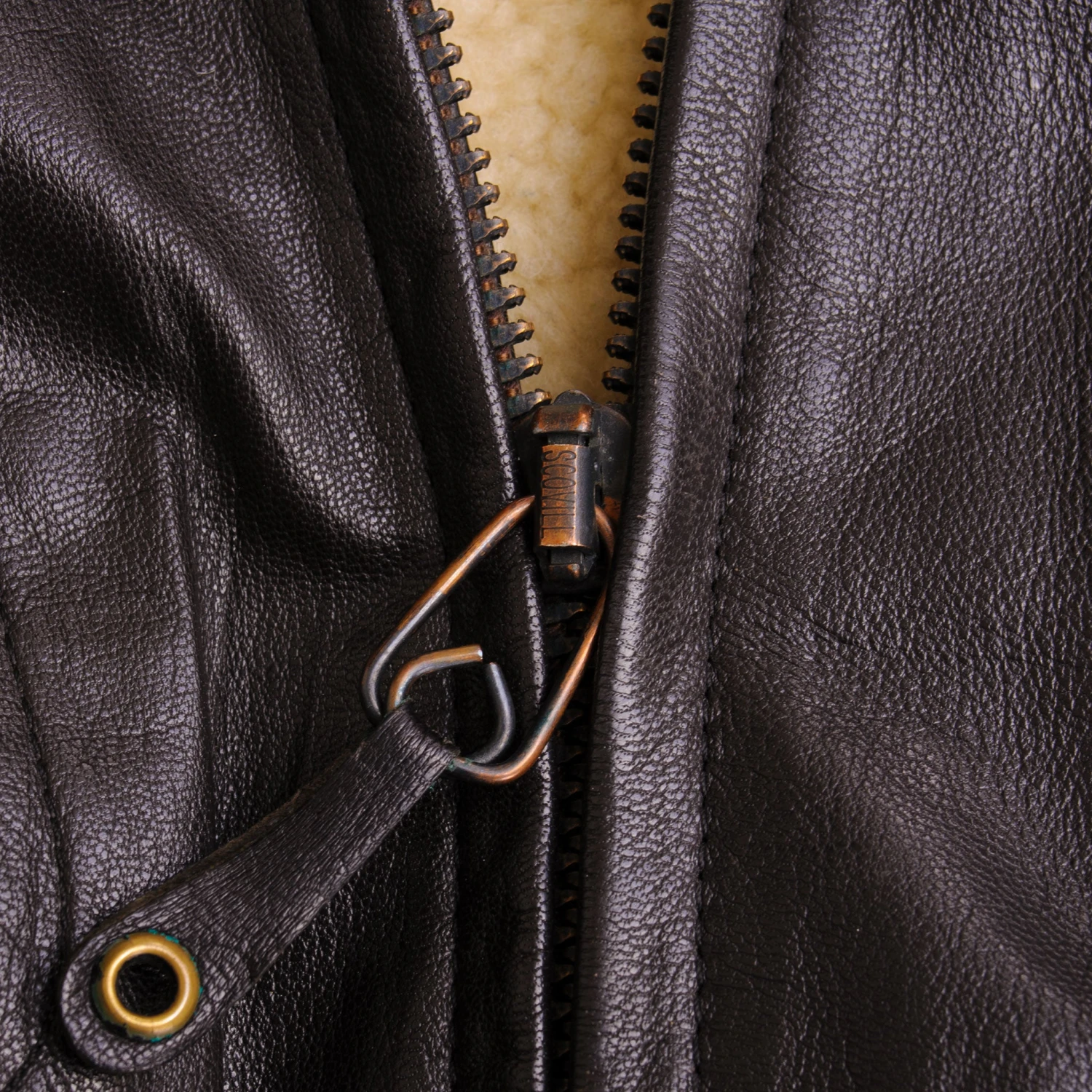 Vintage LL Bean G-1 Flight Bomber Jacket Mens 44 Shearling Goatskin Leather 1970s 1980s(Copy Of Vintage Usaf Us Airforce Leather Ll Bean Jacket Flyers 70s 80s Size Medium) 4 Vintage LL Bean G-1 Flight Bomber Jacket Mens 44 Shearling Goatskin Leather 1970s 1980s(Copy Of Vintage Usaf Us Airforce Leather Ll Bean Jacket Flyers 70s 80s Size Medium) - Image 4