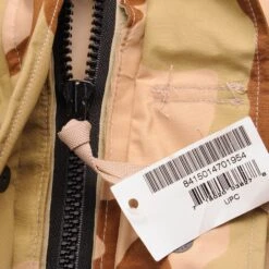 VINTAGE US ARMY ECWCS PARKA DESERT GORETEX CAMO 2002 SIZE MEDIUM LONG DEADSTOCK NOS(Copy Of Vintage Us Army Ecwcs Parka Desert Goretex Camo 2004 Size Large Short) -Rare Gear USA Shop DSC 3851