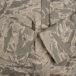 VINTAGE USAF AIR FORCE PARKA DIGITAL CAMO GORETEX 2000S SIZE LARGE DEADSTOCK(Vintage Usaf Air Force Parka Digital Camo Goretex 2000s Size Large Deadstock) -Rare Gear USA Shop DSC 4200