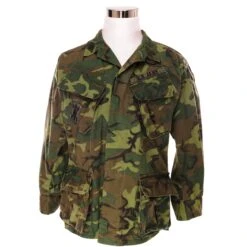 VINTAGE US ARMY TROPICAL COMBAT JACKET 5TH PATTERN ERDL 1969 VIETNAM WAR SIZE MEDIUM SHORT WITCH PATCHES(Vintage Us Army Tropical Combat Jacket 5th Pattern Erdl 1969 Vietnam War Size Medium Short Witch Patches)