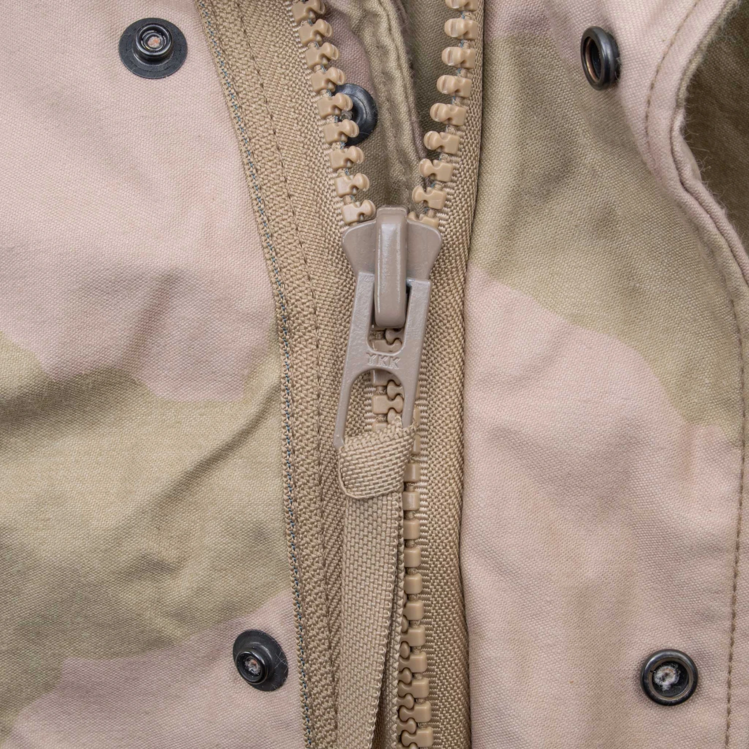 VINTAGE US ARMY M65 FIELD JACKET DESERT CAMO 1989 LARGE REGULAR DEADSTOCK NOS(Vintage Us Army M65 Field Jacket Desert Camo 1989 Large Regular Deadstock Nos 13) 6 VINTAGE US ARMY M65 FIELD JACKET DESERT CAMO 1989 LARGE REGULAR DEADSTOCK NOS(Vintage Us Army M65 Field Jacket Desert Camo 1989 Large Regular Deadstock Nos 13) - Image 6