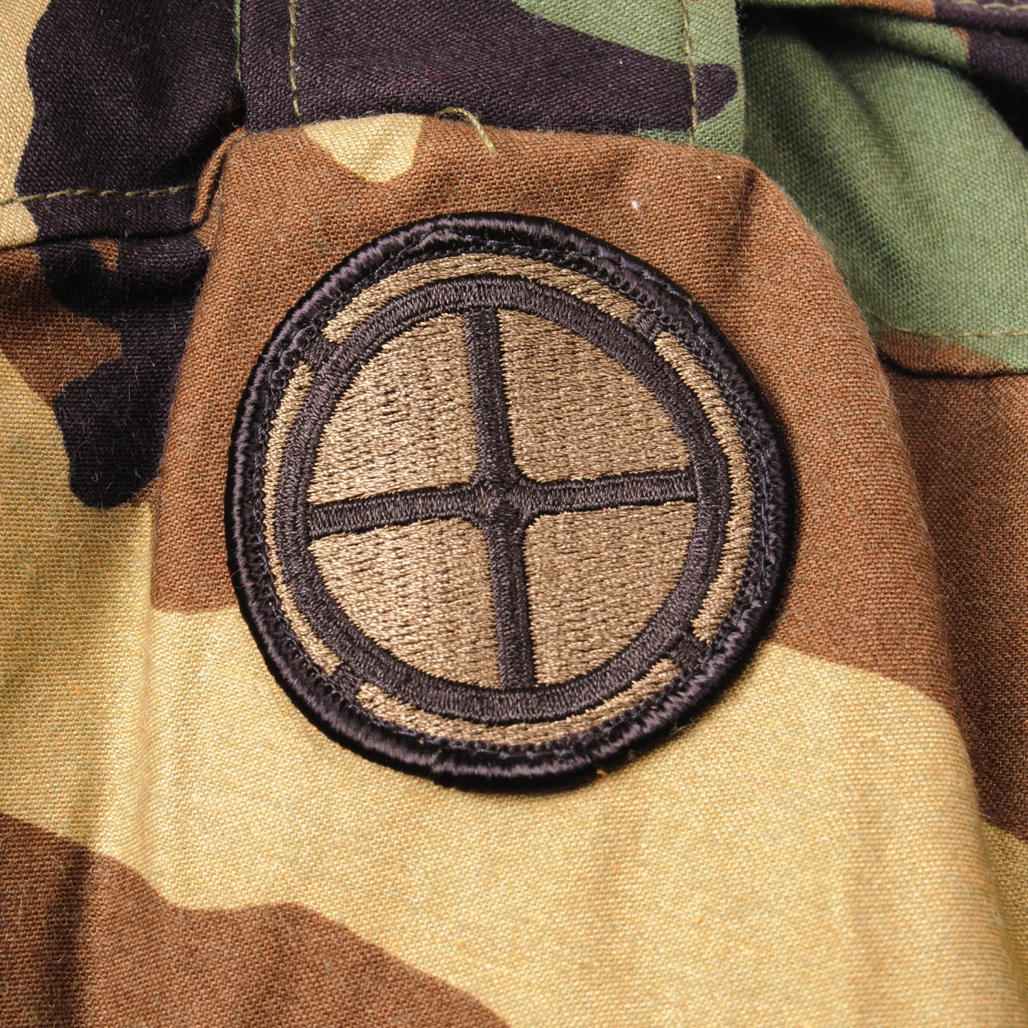 VINTAGE US ARMY M-1965 M65 WOODLAND CAMO FIELD JACKET 1999 SIZE MEDIUM REGULAR WITH PATCH.(Vintage Us Army M 1965 M65 Erdl Field Jacket 1996 Size Large Regular 1) 8 VINTAGE US ARMY M-1965 M65 WOODLAND CAMO FIELD JACKET 1999 SIZE MEDIUM REGULAR WITH PATCH.(Vintage Us Army M 1965 M65 Erdl Field Jacket 1996 Size Large Regular 1) - Image 8