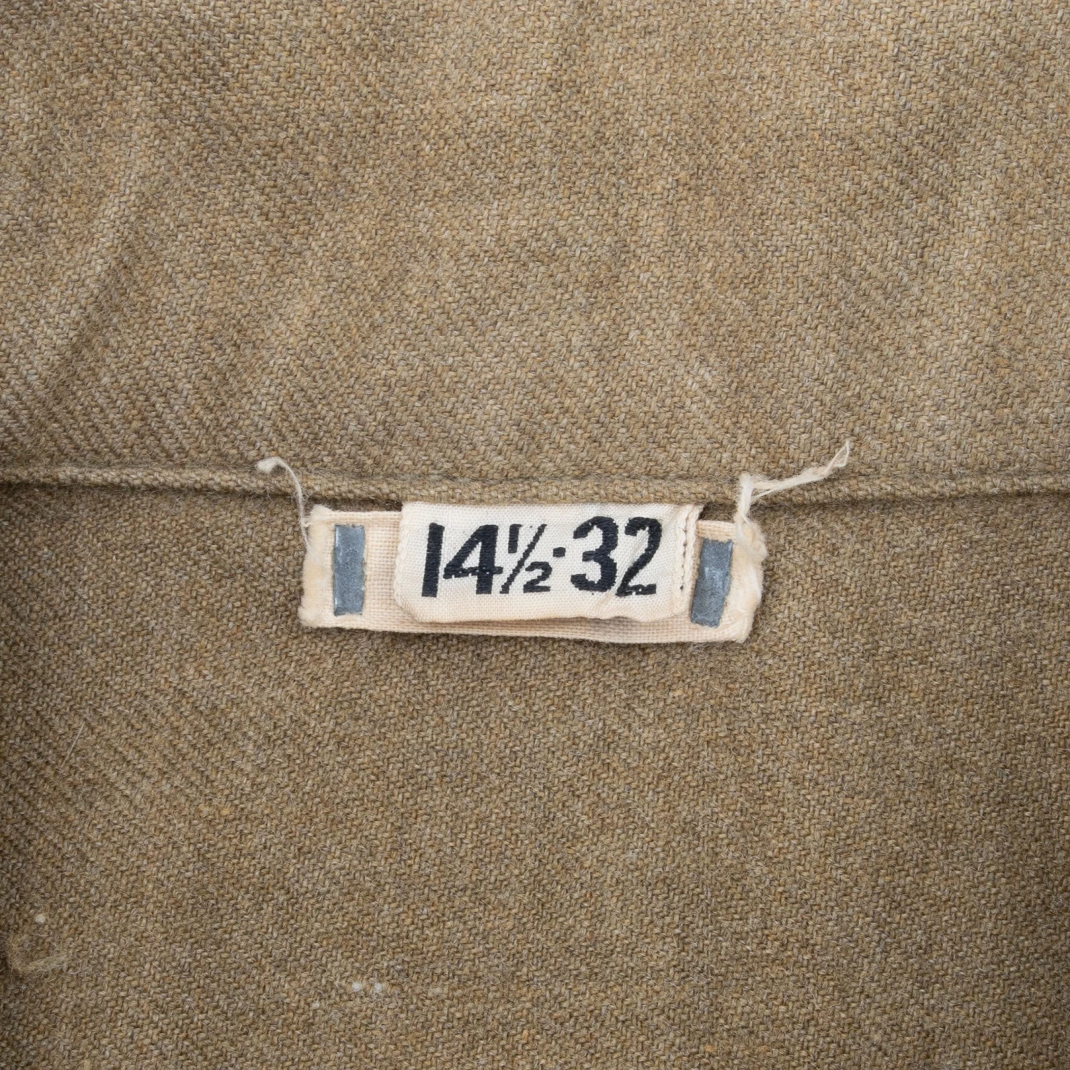 VINTAGE US ARMY WOOL SHIRT WW2 SHIRT SIZE 14 1/2 X32(Vintage Us Army Wool Shirt Ww2 Shirt Size 14 1 2 X32) 4 VINTAGE US ARMY WOOL SHIRT WW2 SHIRT SIZE 14 1/2 X32(Vintage Us Army Wool Shirt Ww2 Shirt Size 14 1 2 X32) - Image 4