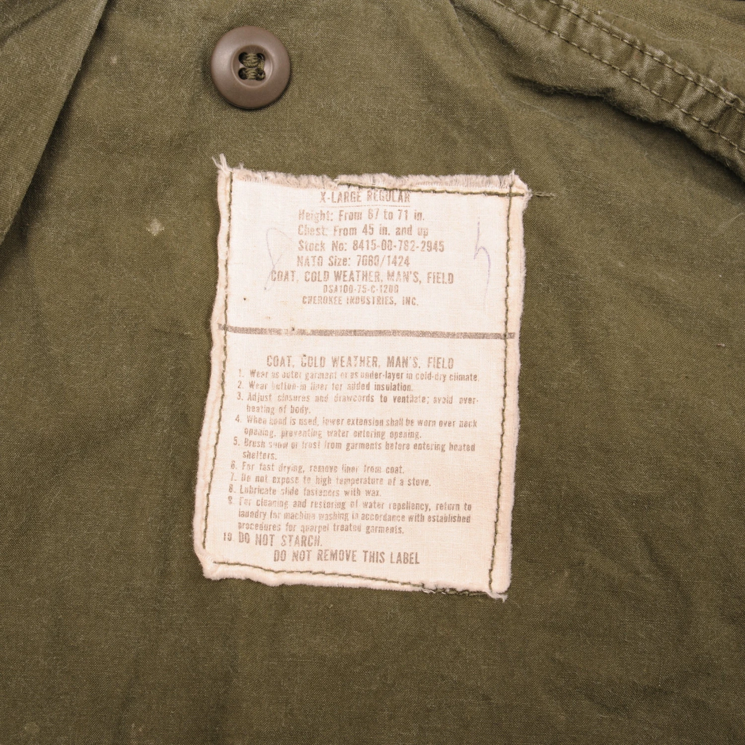 VINTAGE US ARMY M-1965 M65 FIELD JACKET 1975 END OF VIETNAM WAR SIZE XL REGULAR(Vintage Us Army M 1965 M65 Field Jacket 1975 End Of Vietnam War Size Xl Regular) 4 VINTAGE US ARMY M-1965 M65 FIELD JACKET 1975 END OF VIETNAM WAR SIZE XL REGULAR(Vintage Us Army M 1965 M65 Field Jacket 1975 End Of Vietnam War Size Xl Regular) - Image 4