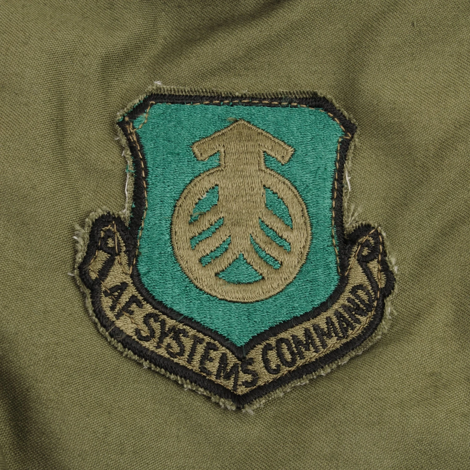 VINTAGE USAF AIR FORCE PATCHED M65 FIELD JACKET 1982 SIZE MEDIUM REGULAR(Vintage Usaf Air Force Patched M65 Field Jacket 1982 Size Medium Regular) 6 VINTAGE USAF AIR FORCE PATCHED M65 FIELD JACKET 1982 SIZE MEDIUM REGULAR(Vintage Usaf Air Force Patched M65 Field Jacket 1982 Size Medium Regular) - Image 6