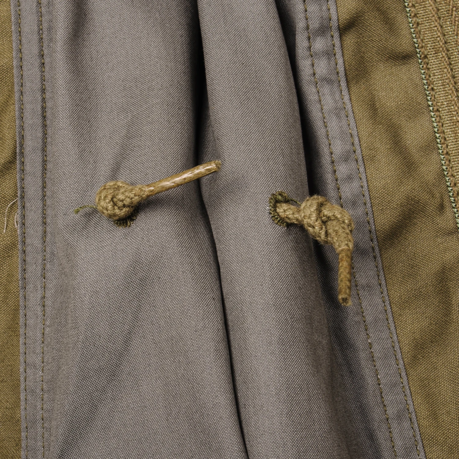 VINTAGE US ARMY M-1965 M65 FIELD JACKET 1972 VIETNAM WAR SIZE SMALL LONG PATCHED WITH LINER(Vintage Us Army M 1965 M65 Field Jacket 1972 Vietnam War Size Small Long Patched With Liner) 8 VINTAGE US ARMY M-1965 M65 FIELD JACKET 1972 VIETNAM WAR SIZE SMALL LONG PATCHED WITH LINER(Vintage Us Army M 1965 M65 Field Jacket 1972 Vietnam War Size Small Long Patched With Liner) - Image 8