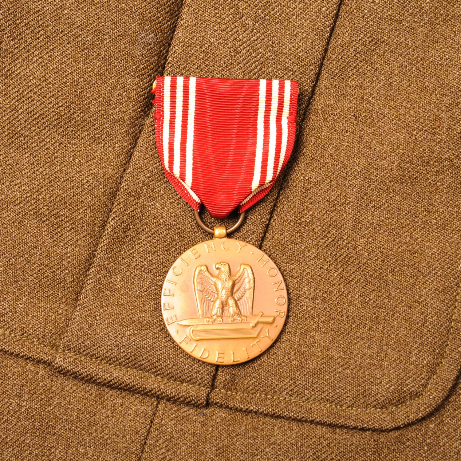 VINTAGE US ARMY WOOL FIELD JACKET WW2 ERA SIZE 34S WITH PATCHES, INSIGNIAS AND RIBBONS(Vintage Us Army Wool Field Jacket Size 34s With Patches Insignias And Ribbons) 10 VINTAGE US ARMY WOOL FIELD JACKET WW2 ERA SIZE 34S WITH PATCHES, INSIGNIAS AND RIBBONS(Vintage Us Army Wool Field Jacket Size 34s With Patches Insignias And Ribbons) - Image 10