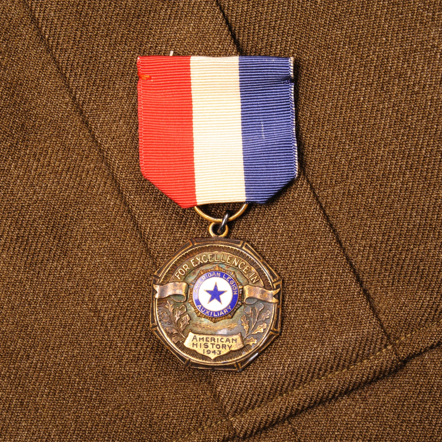 VINTAGE US ARMY WOOL FIELD JACKET WW2 ERA SIZE 34S WITH PATCHES, INSIGNIAS AND RIBBONS(Vintage Us Army Wool Field Jacket Size 34s With Patches Insignias And Ribbons) 11 VINTAGE US ARMY WOOL FIELD JACKET WW2 ERA SIZE 34S WITH PATCHES, INSIGNIAS AND RIBBONS(Vintage Us Army Wool Field Jacket Size 34s With Patches Insignias And Ribbons) - Image 11