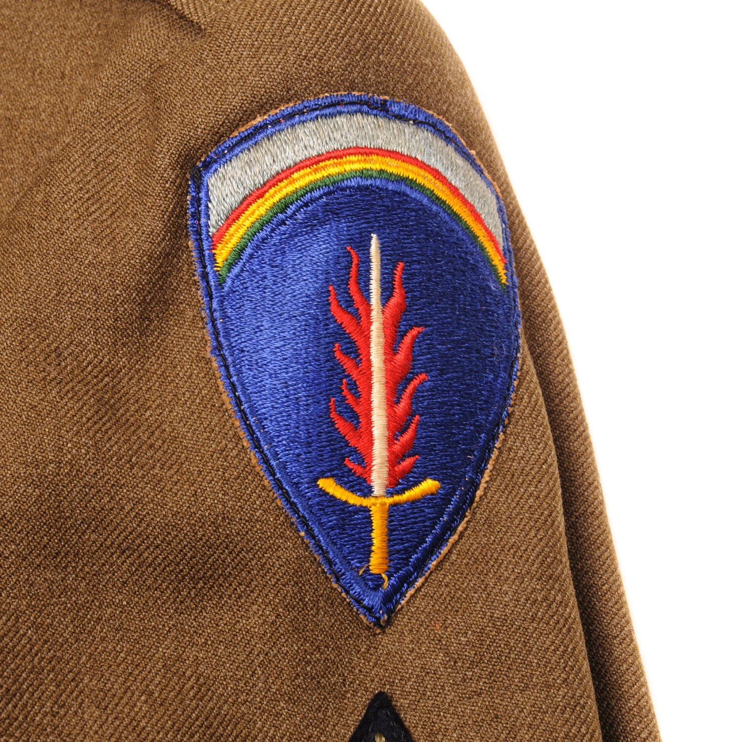 VINTAGE US ARMY WOOL FIELD JACKET WW2 ERA SIZE 34S WITH PATCHES, INSIGNIAS AND RIBBONS(Vintage Us Army Wool Field Jacket Size 34s With Patches Insignias And Ribbons) 7 VINTAGE US ARMY WOOL FIELD JACKET WW2 ERA SIZE 34S WITH PATCHES, INSIGNIAS AND RIBBONS(Vintage Us Army Wool Field Jacket Size 34s With Patches Insignias And Ribbons) - Image 7