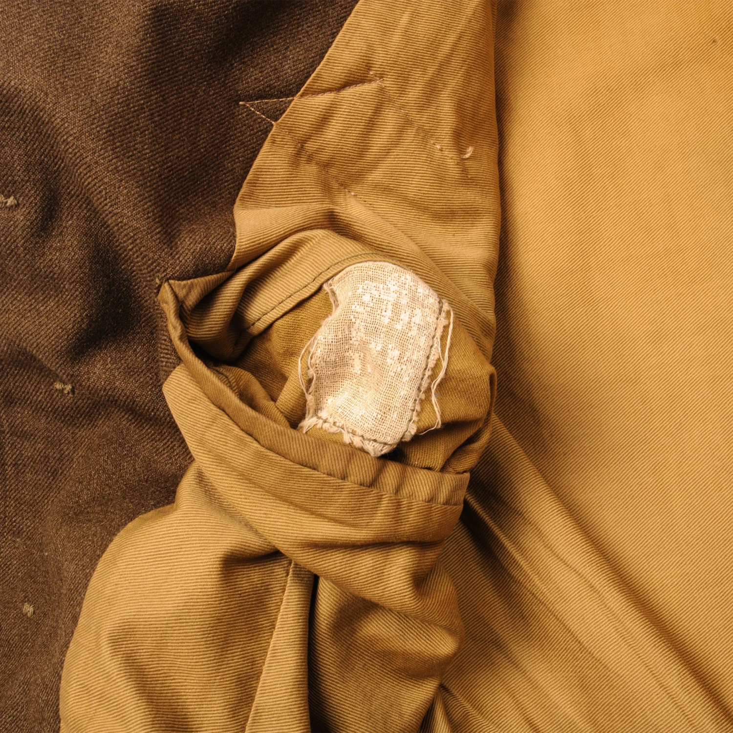 VINTAGE US ARMY WOOL FIELD JACKET WW2 ERA SIZE 34S WITH PATCHES, INSIGNIAS AND RIBBONS(Vintage Us Army Wool Field Jacket Size 34s With Patches Insignias And Ribbons) 5 VINTAGE US ARMY WOOL FIELD JACKET WW2 ERA SIZE 34S WITH PATCHES, INSIGNIAS AND RIBBONS(Vintage Us Army Wool Field Jacket Size 34s With Patches Insignias And Ribbons) - Image 5