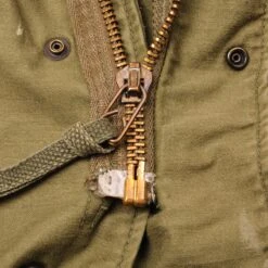 VINTAGE US ARMY M-1965 M65 FIELD JACKET 1985 SIZE MEDIUM REGULAR WITH LINER(Vintage Us Army M 1965 M65 Field Jacket 1985 Size Medium Regular With Liner) -Rare Gear USA Shop DSC 7073 1