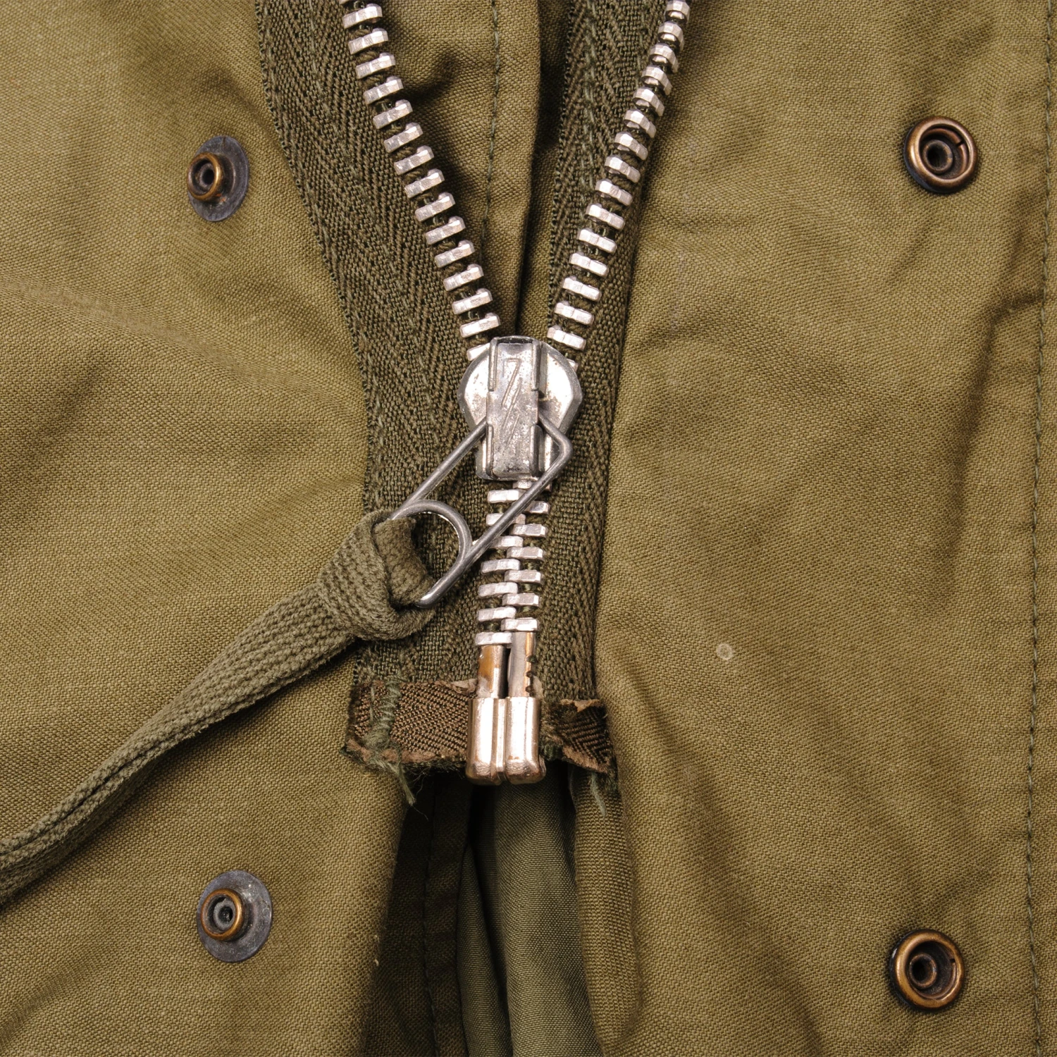 VINTAGE US ARMY M-1965 M65 FIELD JACKET 1970 VIETNAM WAR SIZE MEDIUM SHORT(Vintage Us Army M 1965 M65 Field Jacket 1970 Vietnam War Size Medium Short) 6 VINTAGE US ARMY M-1965 M65 FIELD JACKET 1970 VIETNAM WAR SIZE MEDIUM SHORT(Vintage Us Army M 1965 M65 Field Jacket 1970 Vietnam War Size Medium Short) - Image 6