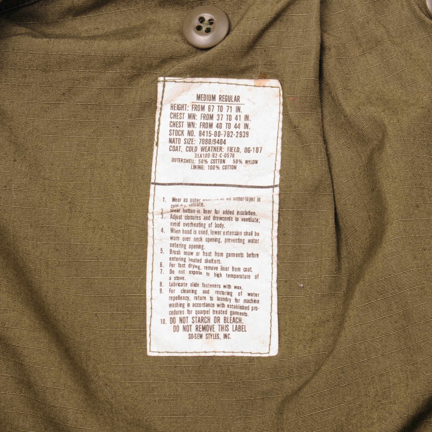 VINTAGE US ARMY M-1965 M65 FIELD JACKET 1982 SIZE MEDIUM REGULAR STENCILED(Vintage Us Army M 1965 M65 Field Jacket 1982 Size Medium Regular 2) 4 VINTAGE US ARMY M-1965 M65 FIELD JACKET 1982 SIZE MEDIUM REGULAR STENCILED(Vintage Us Army M 1965 M65 Field Jacket 1982 Size Medium Regular 2) - Image 4