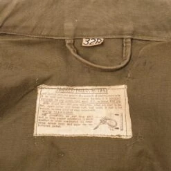 VINTAGE US ARMY M-1943 M43 FIELD JACKET WW2 ERA SIZE 32R(Vintage Us Army M 1943 M43 Field Jacket Ww2 Era Size 32r) 10 VINTAGE US ARMY M-1943 M43 FIELD JACKET WW2 ERA SIZE 32R(Vintage Us Army M 1943 M43 Field Jacket Ww2 Era Size 32r) -Rare Gear USA Shop DSC 7540 1