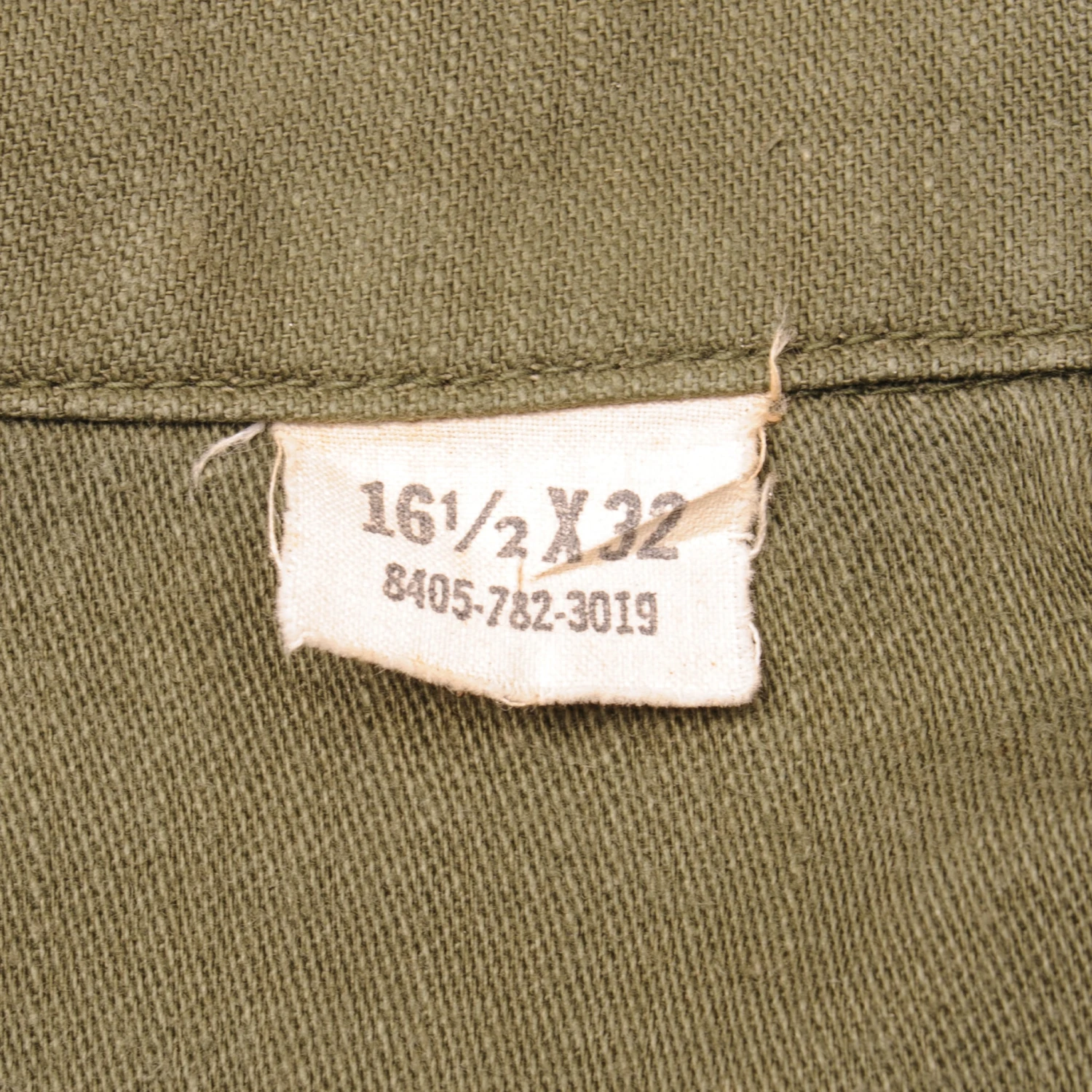 VINTAGE US ARMY UTILITY SHIRT P64 1972 VIETNAM WAR SIZE 16 1/2 X32 PATCHED(Vintage Us Army Utility Shirt P64 1972 Vietnam War Size 16 1 2 X32 Patched) 4 VINTAGE US ARMY UTILITY SHIRT P64 1972 VIETNAM WAR SIZE 16 1/2 X32 PATCHED(Vintage Us Army Utility Shirt P64 1972 Vietnam War Size 16 1 2 X32 Patched) - Image 4