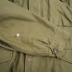 VINTAGE US ARMY FIELD JACKET PATCHED M51 1961 VIETNAM WAR MEDIUM REGULAR(Vintage Us Army Field Jacket Patched M51 1961 Vietnam War Medium Regular) -Rare Gear USA Shop DSC 8575