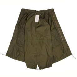 VINTAGE US ARMY FISHTAIL PARKA M65 1982 WITH HOOD MEDIUM NOS(Vintage Us Army Fishtail Parka M65 1982 With Hood Medium Nos) -Rare Gear USA Shop DSC 8646 scaled