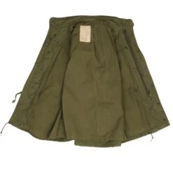 VINTAGE US ARMY M-1965 M65 FIELD JACKET PATCHED 1979 SIZE MEDIUM REGULAR(Vintage Us Army M 1965 M65 Field Jacket Patched 1979 Size Medium Regular) -Rare Gear USA Shop DSC 8739 48ce80ad 1fad 47bf b738 978691826f3f