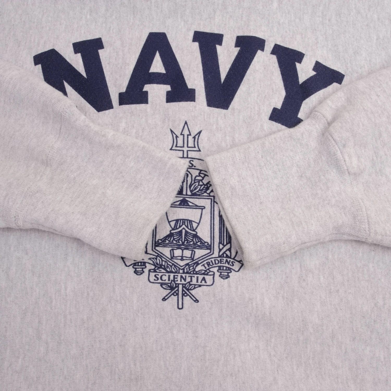 VINTAGE USN US NAVY HEAVYWEIGHT SWEATSHIRT SIZE MEDIUM MADE IN USA(Vintage Usn Us Navy Heavyweight Sweatshirt Size Medium Made In Usa) 6 VINTAGE USN US NAVY HEAVYWEIGHT SWEATSHIRT SIZE MEDIUM MADE IN USA(Vintage Usn Us Navy Heavyweight Sweatshirt Size Medium Made In Usa) - Image 6