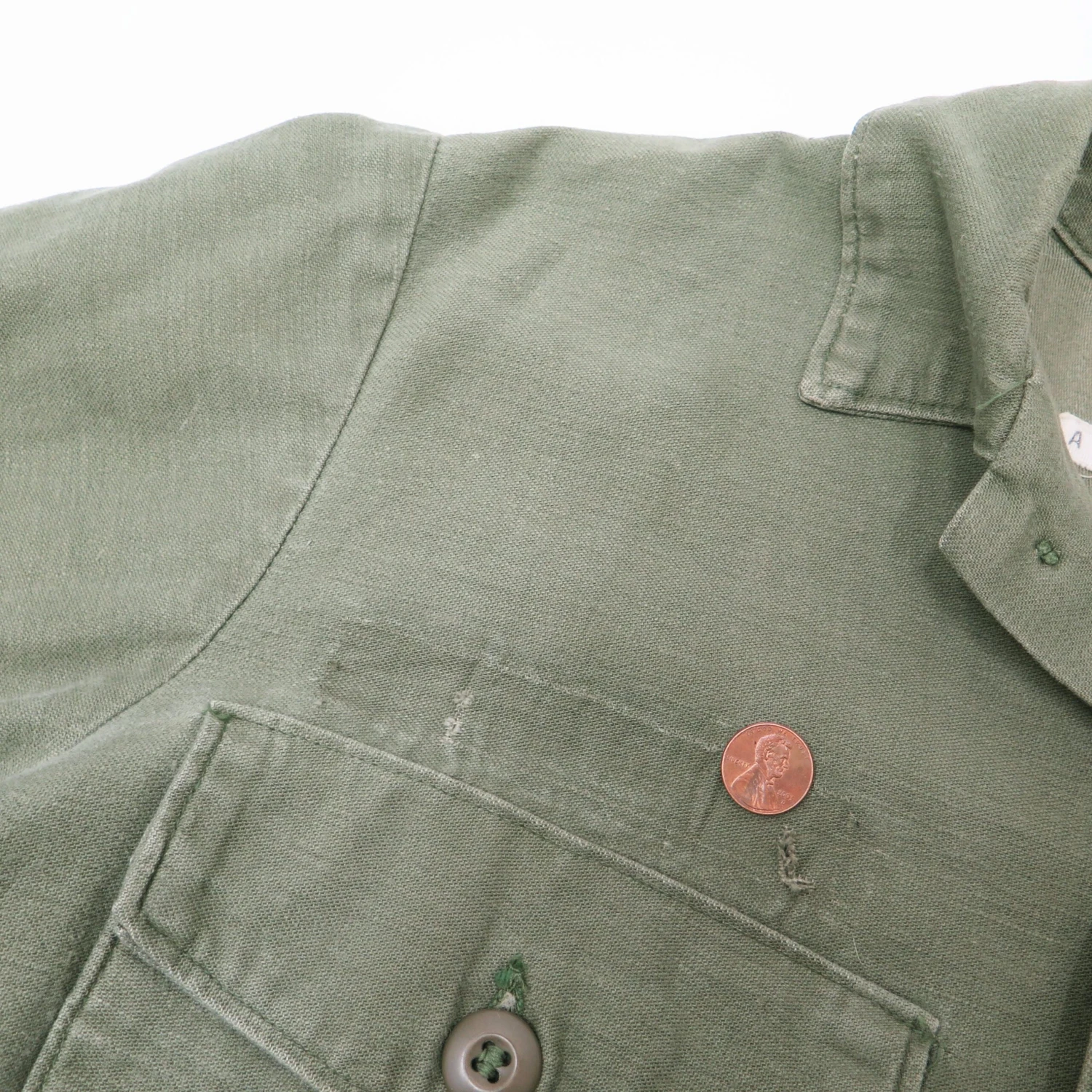 VINTAGE US ARMY UTILITY SHIRT P64 1976 26TH INFANTRY PATCHS SIZE 15 1/2 X 33(Us Army 1976 Vietnam Shirt Utility 26th Infantry Division Pilot Aviator Patched) 8 VINTAGE US ARMY UTILITY SHIRT P64 1976 26TH INFANTRY PATCHS SIZE 15 1/2 X 33(Us Army 1976 Vietnam Shirt Utility 26th Infantry Division Pilot Aviator Patched) - Image 8