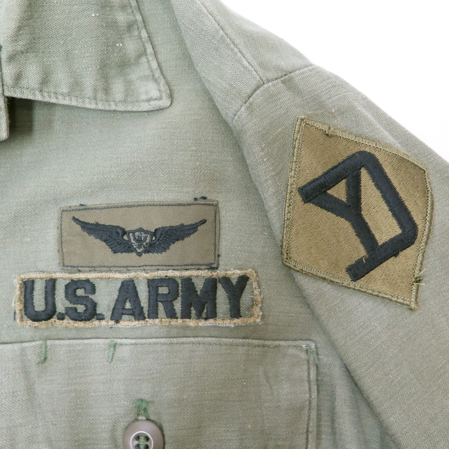 VINTAGE US ARMY UTILITY SHIRT P64 1976 26TH INFANTRY PATCHS SIZE 15 1/2 X 33(Us Army 1976 Vietnam Shirt Utility 26th Infantry Division Pilot Aviator Patched) 6 VINTAGE US ARMY UTILITY SHIRT P64 1976 26TH INFANTRY PATCHS SIZE 15 1/2 X 33(Us Army 1976 Vietnam Shirt Utility 26th Infantry Division Pilot Aviator Patched) - Image 6