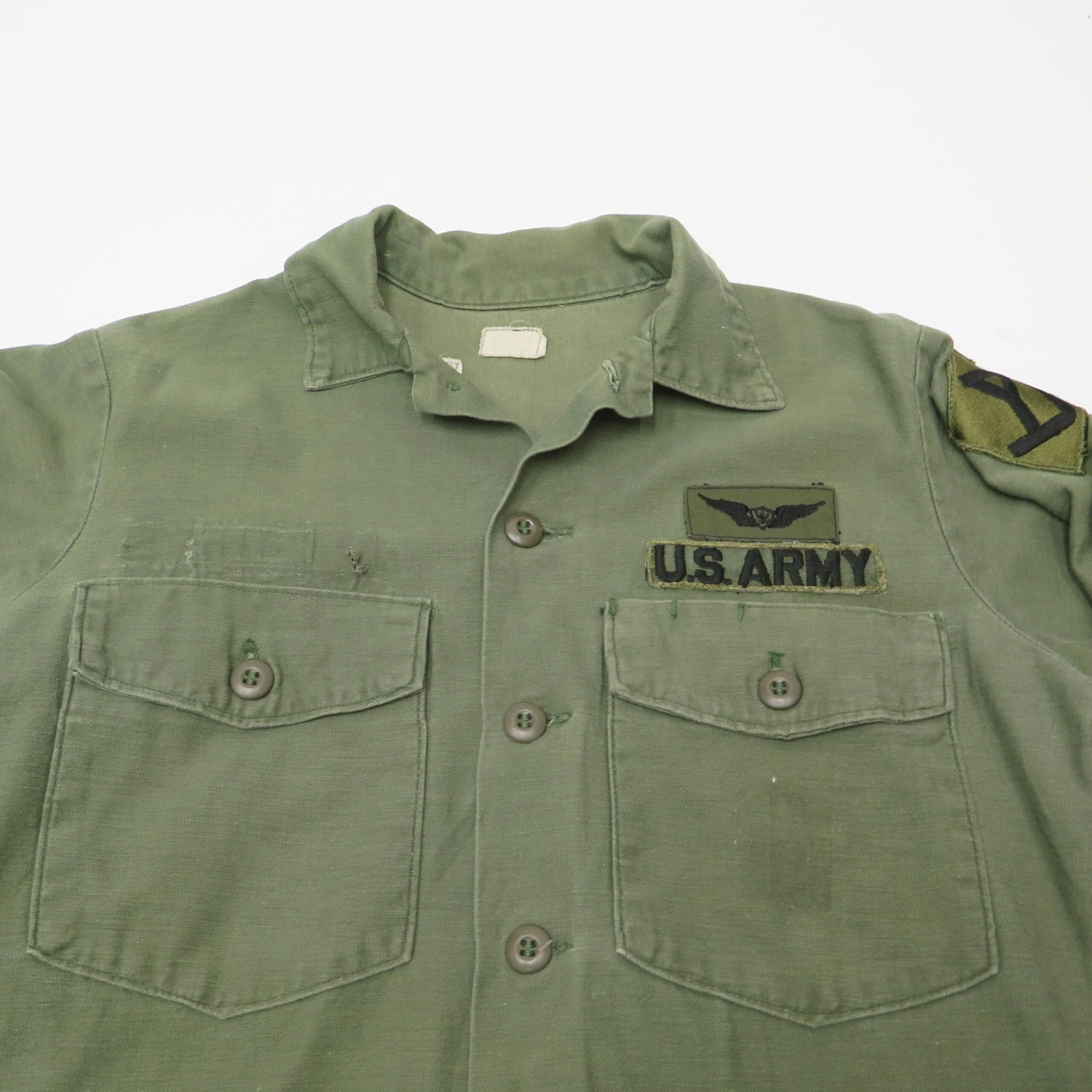 VINTAGE US ARMY UTILITY SHIRT P64 1976 26TH INFANTRY PATCHS SIZE 15 1/2 X 33(Us Army 1976 Vietnam Shirt Utility 26th Infantry Division Pilot Aviator Patched) 7 VINTAGE US ARMY UTILITY SHIRT P64 1976 26TH INFANTRY PATCHS SIZE 15 1/2 X 33(Us Army 1976 Vietnam Shirt Utility 26th Infantry Division Pilot Aviator Patched) - Image 7