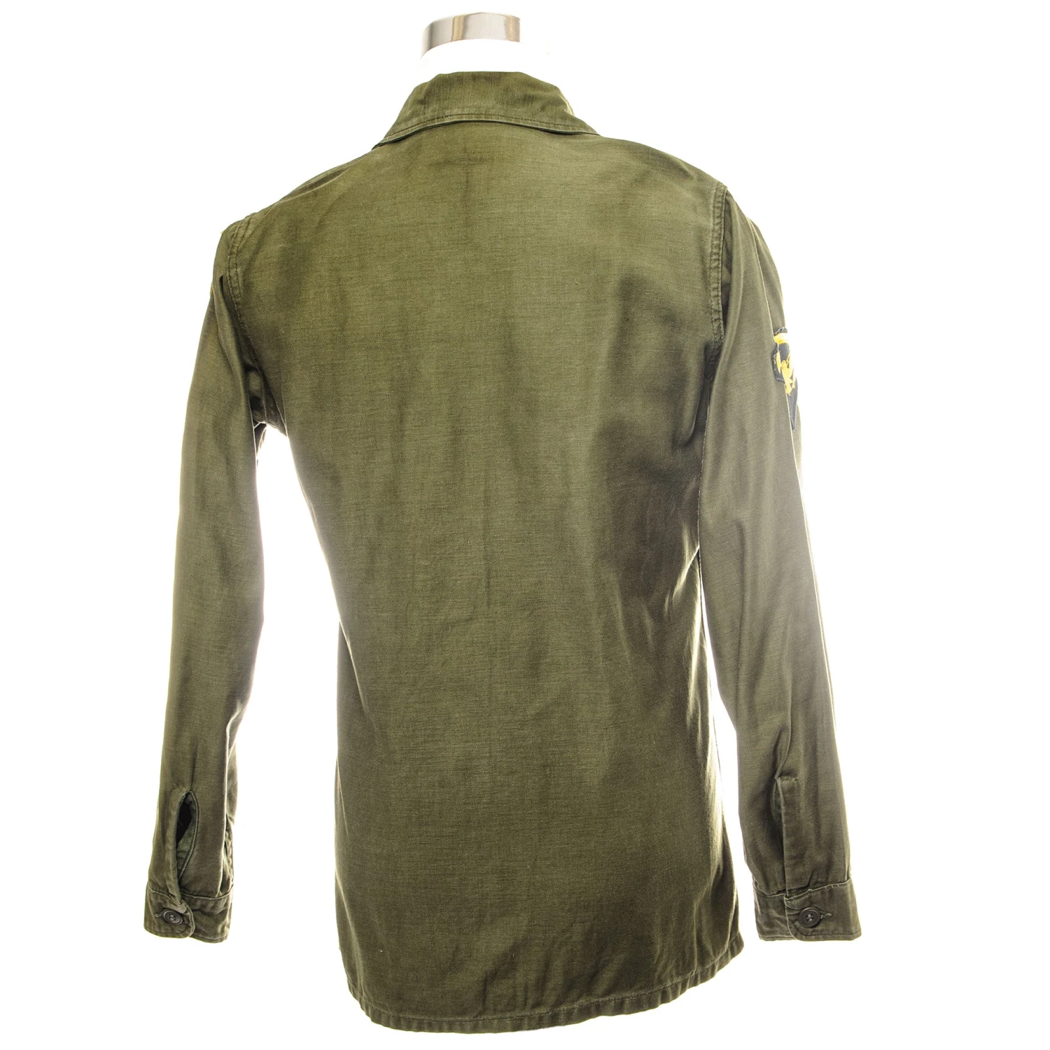 VINTAGE US ARMY UTILITY SHIRT P64 1960'S ASA AND SPECIALIST E5 PATCHS(Us Army 1960s Vietnam Shirt Utility Asa Security Agency Specialist Patched) 2 VINTAGE US ARMY UTILITY SHIRT P64 1960'S ASA AND SPECIALIST E5 PATCHS(Us Army 1960s Vietnam Shirt Utility Asa Security Agency Specialist Patched) - Image 2