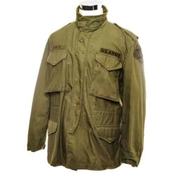 US ARMY M-1965 M65 FIELD JACKET 1975 26TH INFANTRY DIVISION PATCH SIZE MEDIUM REGULAR(Us Army M 1965 M65 1975 Field Jacket Vietnam War Medium Regular 26th Infantry Division Patch)