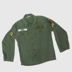 US ARMY UTILITY SHIRT P-58 P58 1960'S 7TH ARMY SPECIALIST E5 PATCH SIZE SMALL(Us Army 1960s Vietnam Shirt Utility Sateen 7th Army Specialist) -Rare Gear USA Shop bick open